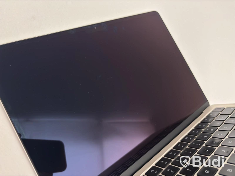 Apple MacBook Air M2 14-inch Laptop (2022)