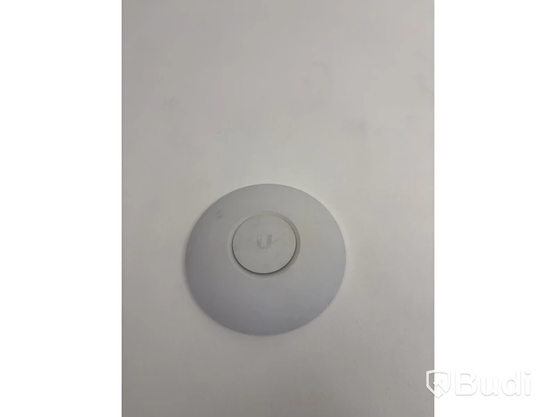 2 st. Accesspunkter Ubiquiti, olika modeller