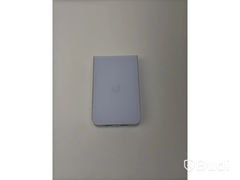 Ubiquiti UniFi wireless access point