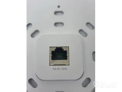Ubiquiti UniFi wireless access point