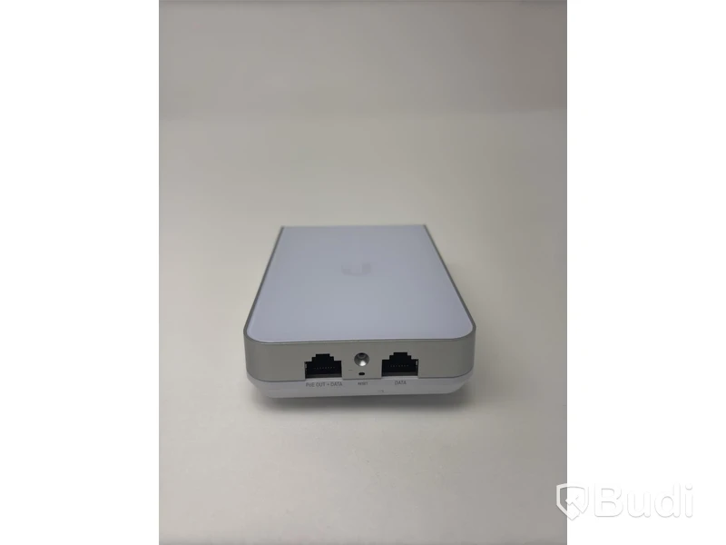 Ubiquiti UniFi wireless access point