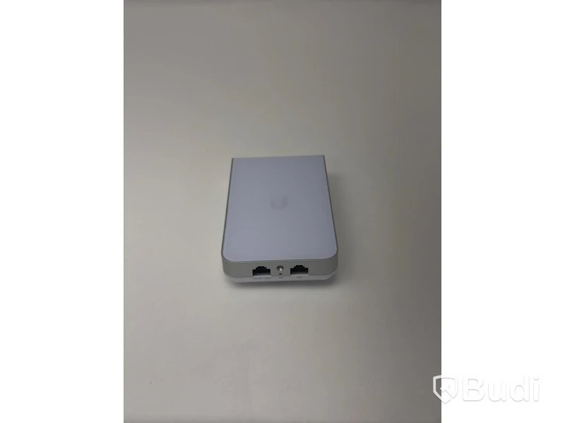 Ubiquiti UniFi wireless access point