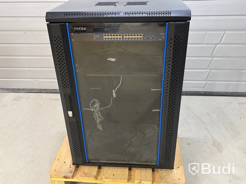 Serverrack Toten inkl. 24-port nätverksswitch