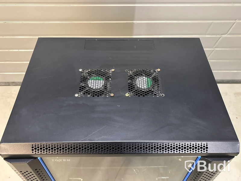 Serverrack Toten inkl. 24-port nätverksswitch
