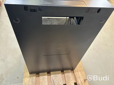 Serverrack Toten inkl. 24-port nätverksswitch