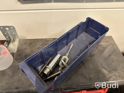 Sortimentställ med innehåll