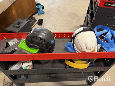 2 st bilinredningar med innehåll.
