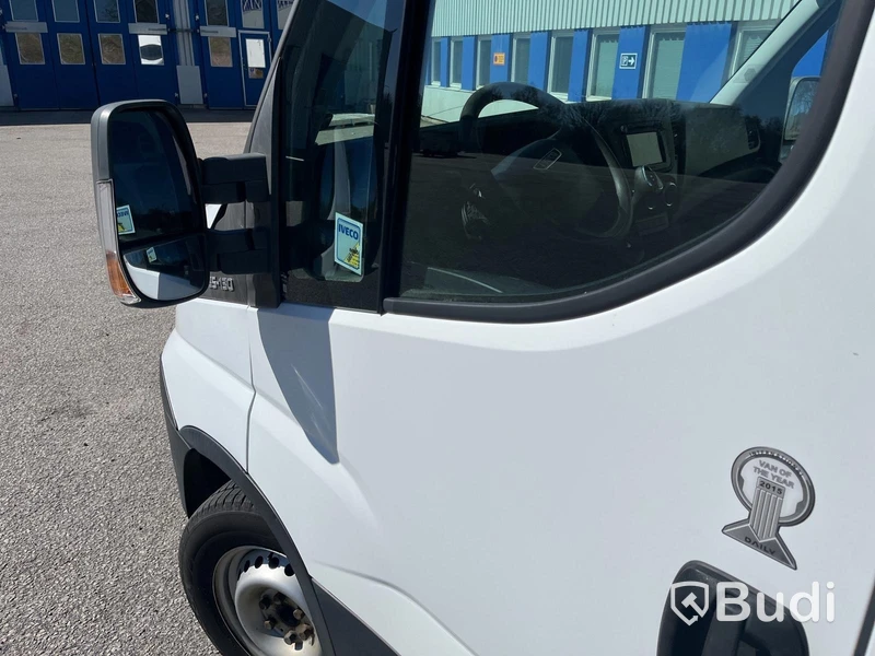 Skåpbil Iveco Daily 35-130 Skåpbil 2.3 JTD Hi-Matic -2015