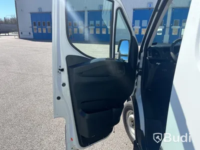 Skåpbil Iveco Daily 35-130 Skåpbil 2.3 JTD Hi-Matic -2015