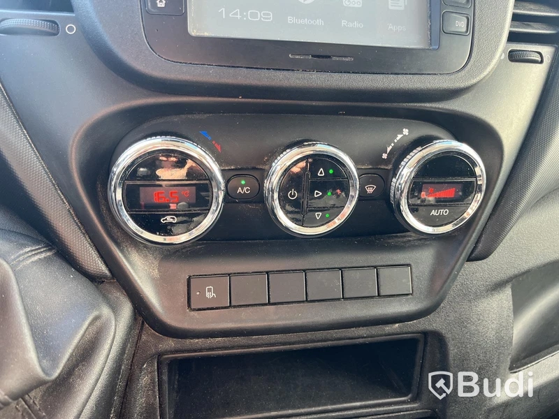 Skåpbil Iveco Daily 35-130 Skåpbil 2.3 JTD Hi-Matic -2015