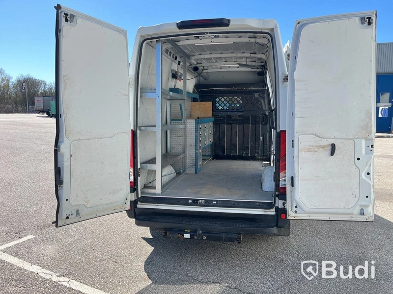Skåpbil Iveco Daily 35-130 Skåpbil 2.3 JTD Hi-Matic -2015
