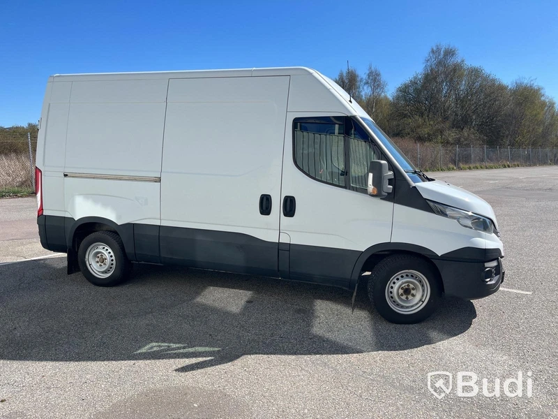 Skåpbil Iveco Daily 35-130 Skåpbil 2.3 JTD Hi-Matic -2015