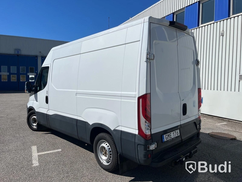 Skåpbil Iveco Daily 35-130 Skåpbil 2.3 JTD Hi-Matic -2015