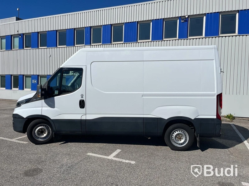 Skåpbil Iveco Daily 35-130 Skåpbil 2.3 JTD Hi-Matic -2015