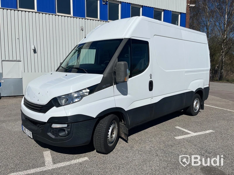 Skåpbil Iveco Daily 35-130 Skåpbil 2.3 JTD Hi-Matic -2015