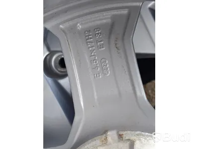 Audifälgar med dubbfria vinterdäck 215/65 R17