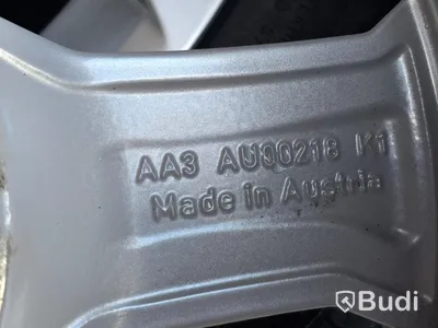 Audifälgar med dubbfria vinterdäck 215/65 R17