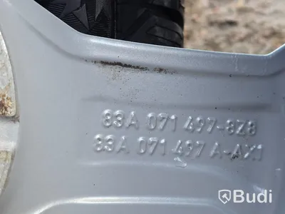 Audifälgar med dubbfria vinterdäck 215/65 R17
