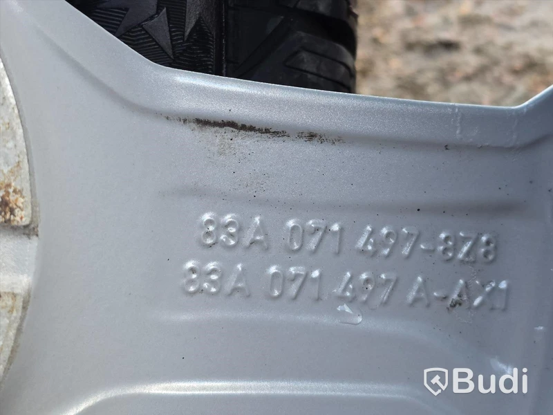 Audifälgar med dubbfria vinterdäck 215/65 R17