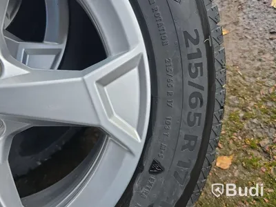 Audifälgar med dubbfria vinterdäck 215/65 R17