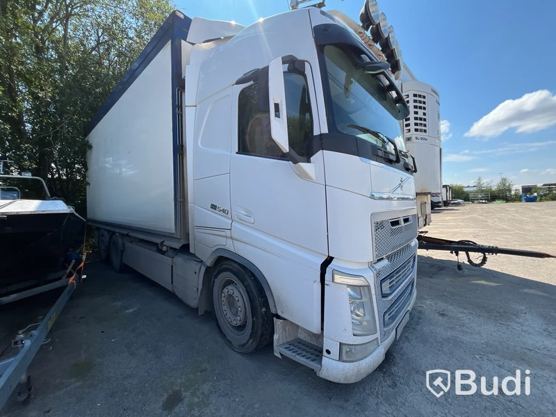 Ekipage VOLVO FH 6X2 FH -2015 | DIESEL släpreg: EPG239