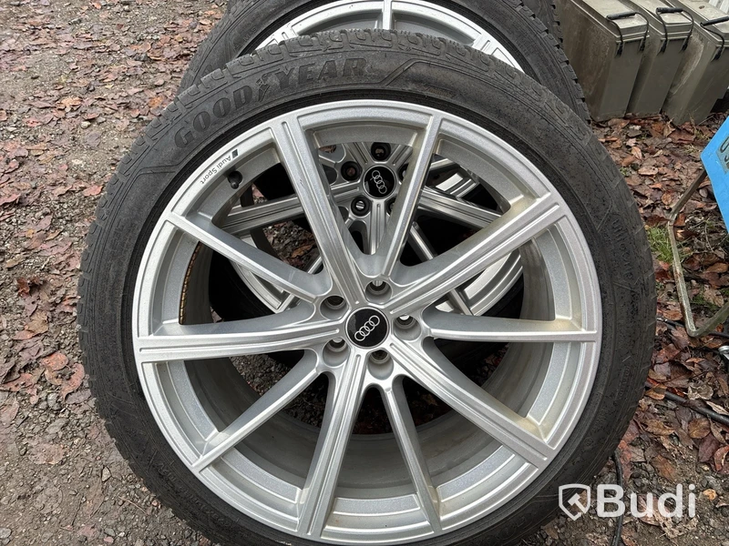 Vinterhjul Audi RSQ8 GoodYear 275/40R22