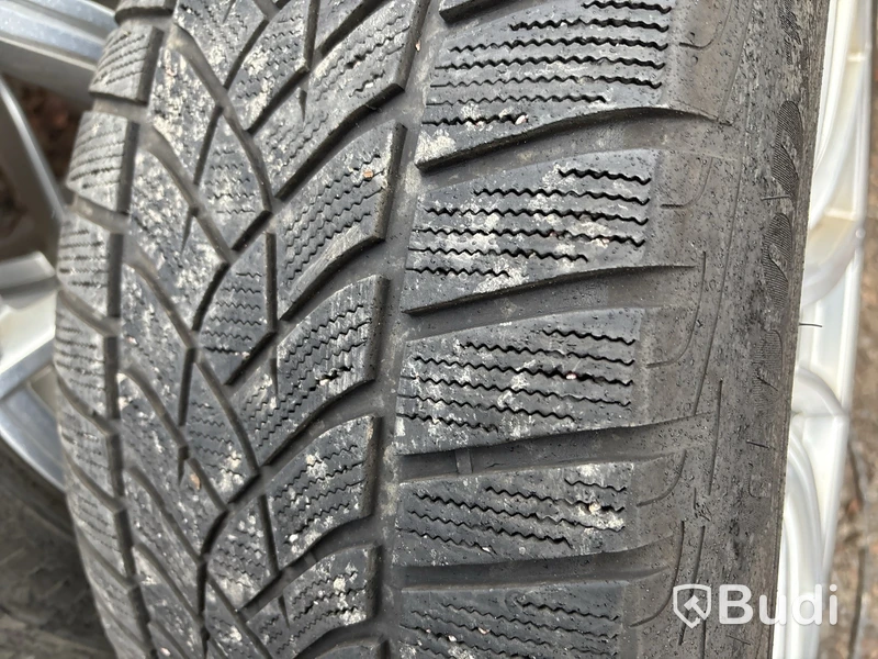 Vinterhjul Audi RSQ8 GoodYear 275/40R22