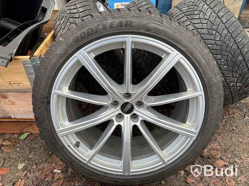 Vinterhjul Audi RSQ8 GoodYear 275/40R22