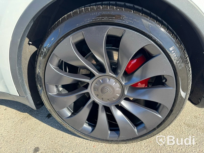 Tesla Model Y Performance -2024 | 534 hp | Tow bar