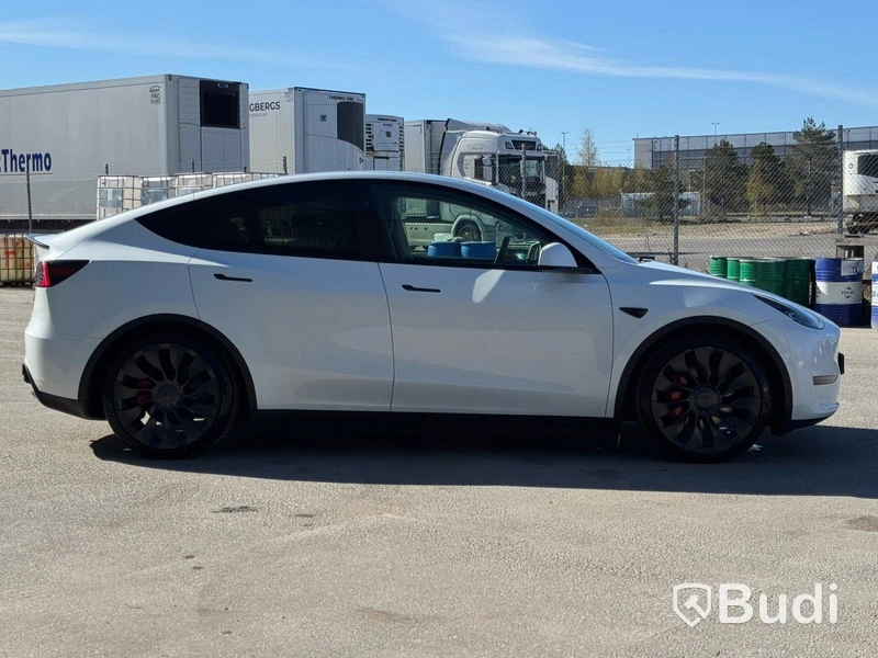 Tesla Model Y Performance -2024 | 534 hp | Tow bar