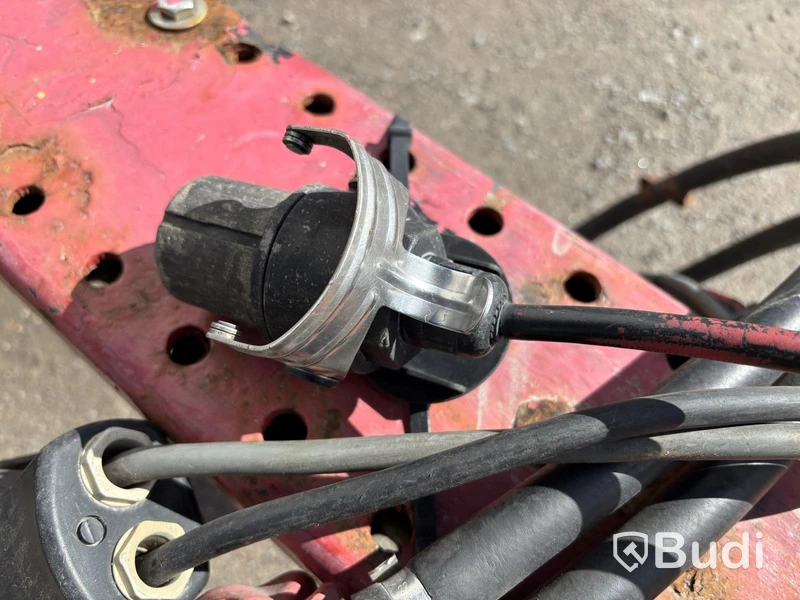 Lastbilssläp VAK V-4-40 -2007 | Reparationsobjekt