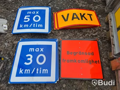 Diverse vägskyltar