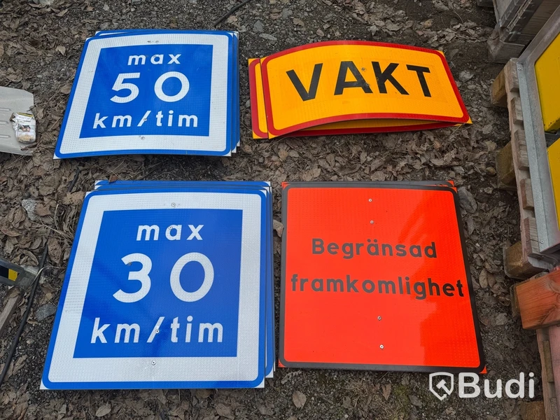 Diverse vägskyltar
