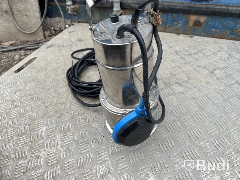 Dränkbar vattenpump Biltema