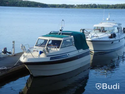 Kabinbåt Bever 740 med "ny" motor och vagn Längd (m): 7,4