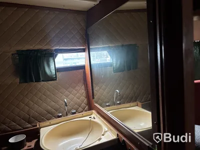 Kabinbåt Bever 740 med "ny" motor och vagn Längd (m): 7,4