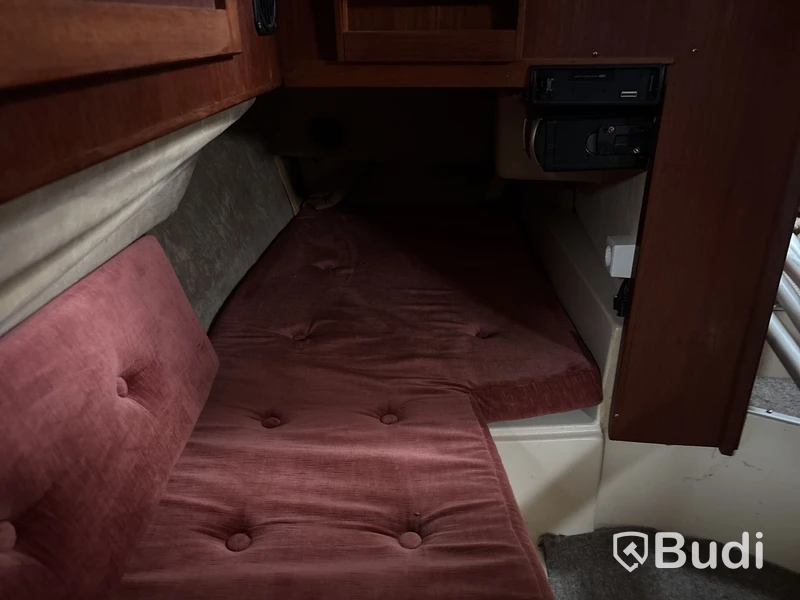 Kabinbåt Bever 740 med "ny" motor och vagn Längd (m): 7,4