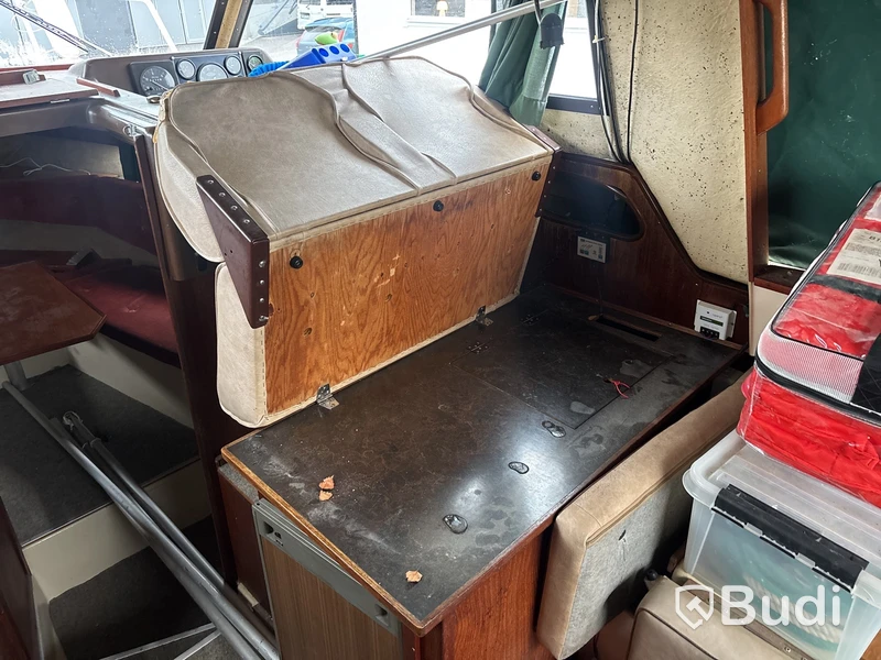 Kabinbåt Bever 740 med "ny" motor och vagn Längd (m): 7,4