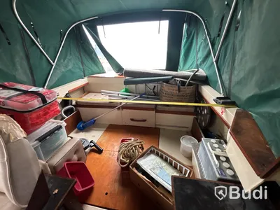 Kabinbåt Bever 740 med "ny" motor och vagn Längd (m): 7,4