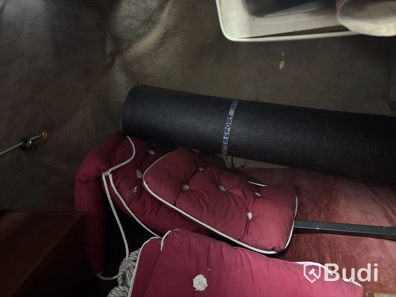 Kabinbåt Bever 740 med "ny" motor och vagn Längd (m): 7,4