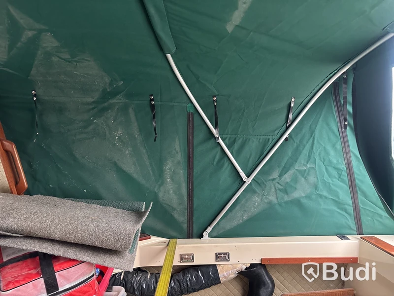 Kabinbåt Bever 740 med "ny" motor och vagn Längd (m): 7,4