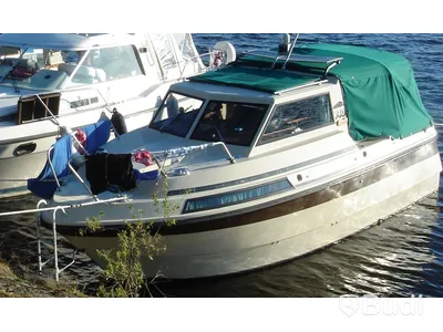 Kabinbåt Bever 740 med "ny" motor och vagn Längd (m): 7,4