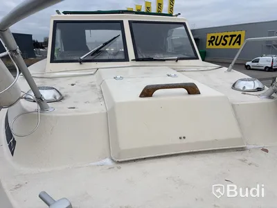 Kabinbåt Bever 740 med "ny" motor och vagn Längd (m): 7,4