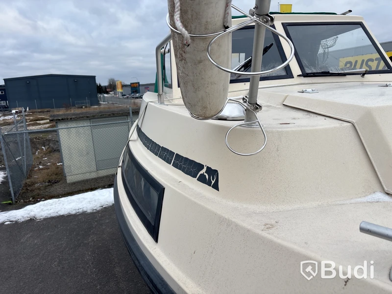 Kabinbåt Bever 740 med "ny" motor och vagn Längd (m): 7,4
