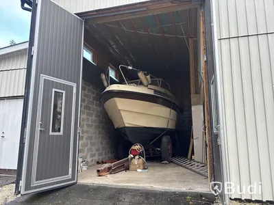 Kabinbåt Bever 740 med "ny" motor och vagn Längd (m): 7,4