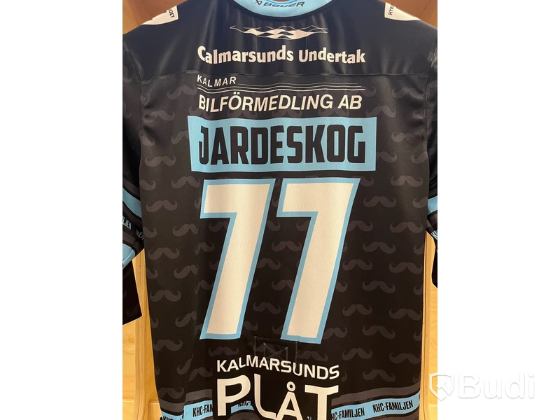 #77 Jardeskog - Mustaschkampen