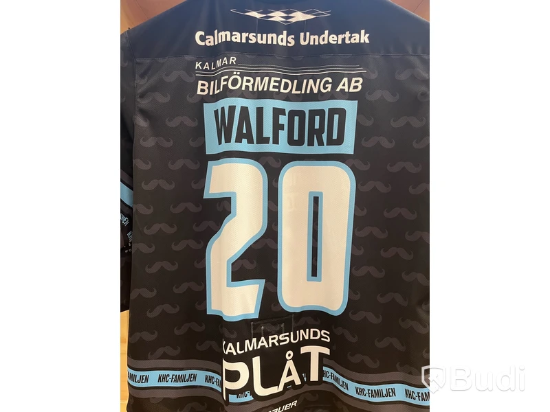 #20 Walford - Mustaschkampen