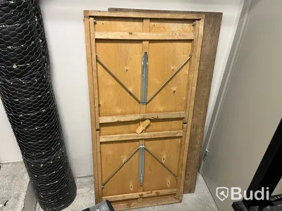 2st fällbara bord, 1st verktygslåda