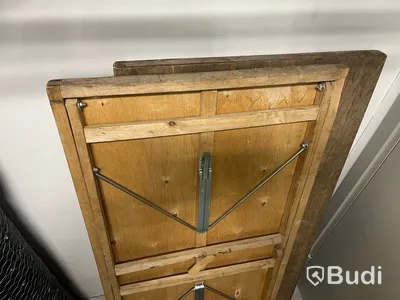 2st fällbara bord, 1st verktygslåda