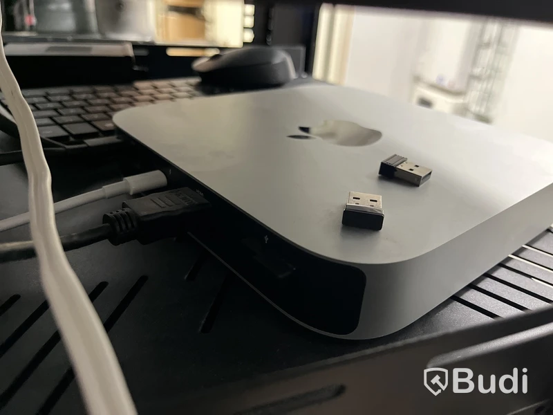 Datorskärm & MacMini M2 2023